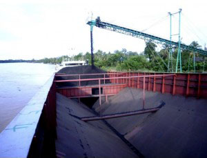 Self unloading barge for sand or coal